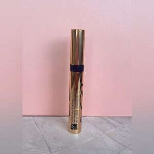 Estee Lauder Sumptuous Extreme
Lash Multiplying Volume Mascara 01 extreme black